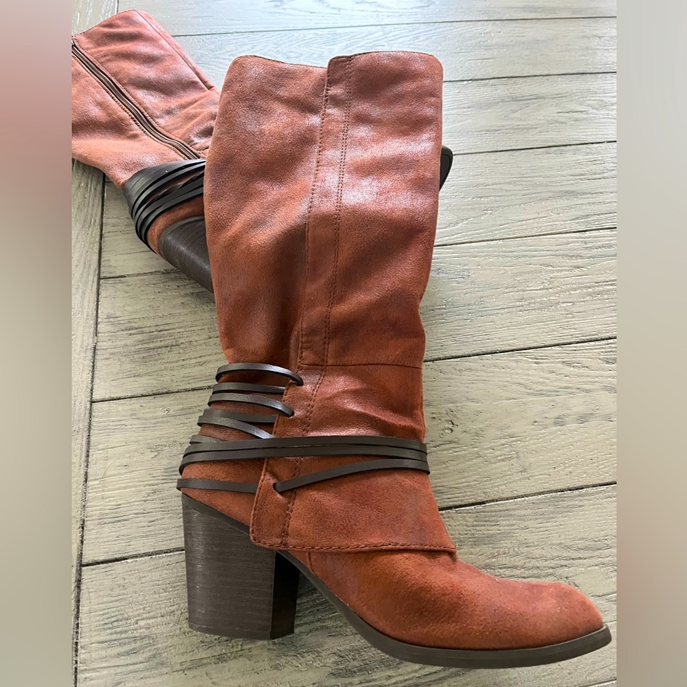 Fergalicious Fergie Women's Lexis Brown Cognac Tall
Boots Side Zip.